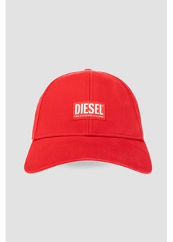 DIESEL Czerwona czapka z daszkiem ze sklepu outfit.pl w kategorii Czapki z daszkiem męskie - zdjęcie 166021852