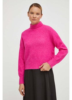 Samsoe Samsoe sweter wełniany NOLA kolor różowy z półgolfem F18322002 ze sklepu PRM w kategorii Swetry damskie - zdjęcie 166042513