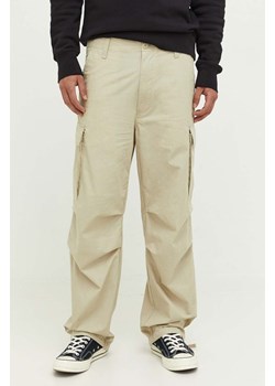 Samsoe Samsoe spodnie męskie kolor beżowy w fasonie cargo ze sklepu PRM w kategorii Spodnie męskie - zdjęcie 166042631