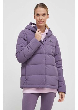 adidas kurtka puchowa damska kolor fioletowy zimowa ze sklepu ANSWEAR.com w kategorii Kurtki damskie - zdjęcie 166114083