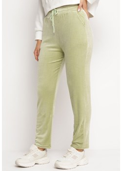 Zielone Welurowe Spodnie Dresowe z Gumką w Pasie Mlonora ze sklepu Born2be Odzież w kategorii Spodnie damskie - zdjęcie 166126174