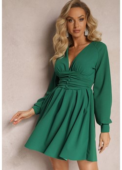 Zielona Sukienka Mini z Trójkątnym Dekoltem i Marszczoną Talią Ozdobiona Guzikami Bulwina ze sklepu Renee odzież w kategorii Sukienki - zdjęcie 166164454
