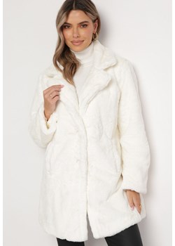 Jasnobeżowy Futrzany Płaszcz Jednorzędowy Salida ze sklepu Born2be Odzież w kategorii Płaszcze damskie - zdjęcie 166167601