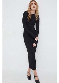Samsoe Samsoe sukienka SAALEXA kolor czarny maxi dopasowana F10000025 ze sklepu PRM w kategorii Sukienki - zdjęcie 166173263