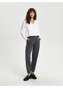 Sinsay - Spodnie tkaninowe - szary ze sklepu Sinsay w kategorii Spodnie damskie - zdjęcie 166179994