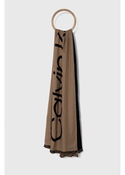 Calvin Klein szal damski kolor beżowy wzorzysty ze sklepu ANSWEAR.com w kategorii Szaliki i chusty damskie - zdjęcie 166184084