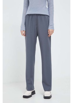 Samsoe Samsoe spodnie Hoys damskie kolor szary proste high waist F16304674 ze sklepu PRM w kategorii Spodnie damskie - zdjęcie 166193072