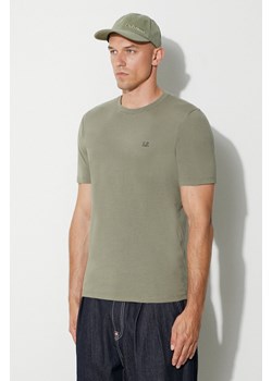 C.P. Company t-shirt bawełniany 30/1 JERSEY SMALL LOGO T-SHIRT kolor zielony gładki 15CMTS046A005100W ze sklepu PRM w kategorii T-shirty męskie - zdjęcie 166194281