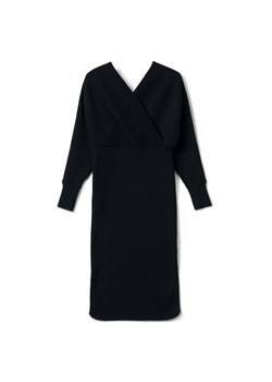 Czarna sukienka dzianinowa z dekoltem w "V" ze sklepu JK-Collection w kategorii Sukienki - zdjęcie 166222450