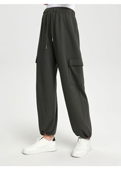 Sinsay - Spodnie z kieszeniami - khaki ze sklepu Sinsay w kategorii Spodnie damskie - zdjęcie 166243432