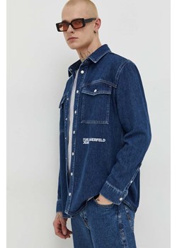 Karl Lagerfeld Jeans koszula jeansowa męska kolor granatowy regular z kołnierzykiem klasycznym ze sklepu ANSWEAR.com w kategorii Koszule męskie - zdjęcie 166249701