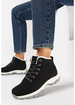 Czarne Ocieplane Traperki na Grubej Podeszwie Agolek ze sklepu born2be.pl w kategorii Workery damskie - zdjęcie 166259851