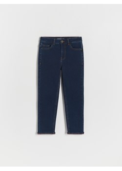 Reserved - Elastyczne jeansy regular - granatowy ze sklepu Reserved w kategorii Spodnie chłopięce - zdjęcie 166260000