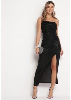 Czarna Asymetryczna Sukienka Maxi z Metalicznym Połyskiem i Marszczeniami Osima ze sklepu Born2be Odzież w kategorii Sukienki - zdjęcie 166281060