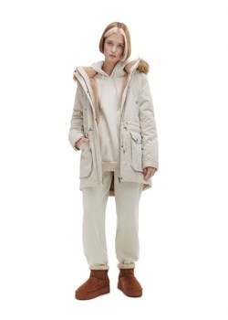Cropp - Beżowa zimowa kurtka z kapturem - beżowy ze sklepu Cropp w kategorii Parki damskie - zdjęcie 166320250