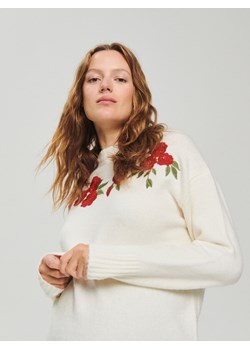 Reserved - Sweter z ozdobnym haftem - złamana biel ze sklepu Reserved w kategorii Swetry ciążowe - zdjęcie 166323442