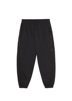 Cropp - Dresowe czarne joggery comfort - czarny ze sklepu Cropp w kategorii Spodnie męskie - zdjęcie 166383744
