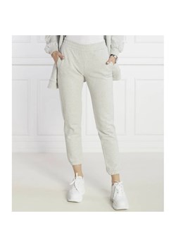 GUESS ACTIVE Spodnie dresowe ELEANORA | Regular Fit ze sklepu Gomez Fashion Store w kategorii Spodnie damskie - zdjęcie 166407563