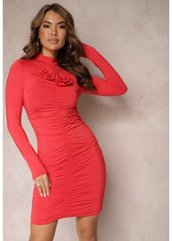 Czerwona Dopasowana Sukienka z Ozdobnym Marszczeniem i Kwiatowym Zdobieniem Zersa ze sklepu Renee odzież w kategorii Sukienki - zdjęcie 166456271