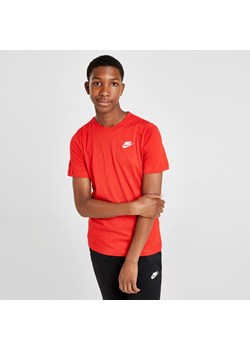NIKE T-SHIRT S/LOGO TEE U&#039;RED B ze sklepu JD Sports  w kategorii T-shirty chłopięce - zdjęcie 166467922