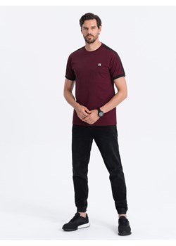 T-shirt męski bawełniany z kontrastującymi wstawkami - bordowy V2 S1632 ze sklepu ombre w kategorii T-shirty męskie - zdjęcie 166472430