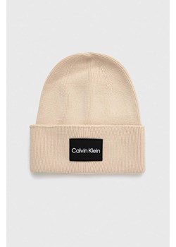Calvin Klein czapka bawełniana kolor beżowy z cienkiej dzianiny bawełniana ze sklepu ANSWEAR.com w kategorii Czapki zimowe męskie - zdjęcie 166485211