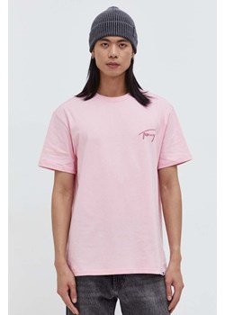 Tommy Jeans t-shirt bawełniany męski kolor różowy z aplikacją DM0DM17994 ze sklepu ANSWEAR.com w kategorii T-shirty męskie - zdjęcie 166490733