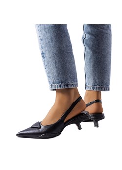 Czarne sandały na niskim obcasie Gougeon ze sklepu ButyModne.pl w kategorii Czółenka - zdjęcie 166494752