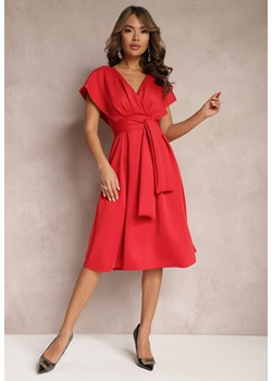 Czerwona Sukienka Midi z Kopertowym Dekoltem o Rozkloszowanym Fasonie Tenero ze sklepu Renee odzież w kategorii Sukienki - zdjęcie 166498803