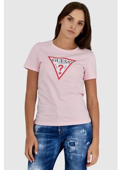 GUESS Różowy t-shirt damski z trójkątnym logo, Wybierz rozmiar S ze sklepu outfit.pl w kategorii Bluzki damskie - zdjęcie 166503704