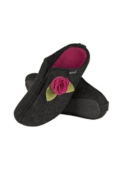 OUTLET Kapcie filcowe damskie SOXO czarne z kwiatkiem twarda podeszwa TPR ze sklepu Sklep SOXO w kategorii Kapcie damskie - zdjęcie 166506413