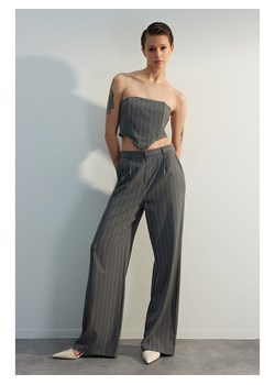 trendyol Spodnie w kolorze szarym ze sklepu Limango Polska w kategorii Spodnie damskie - zdjęcie 166516012