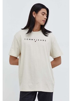 Tommy Jeans t-shirt bawełniany kolor beżowy z aplikacją DM0DM17993 ze sklepu ANSWEAR.com w kategorii T-shirty męskie - zdjęcie 166528591
