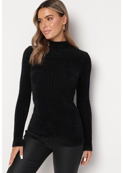 Czarny Wełniany Sweter Prążkowany z Długim Włosiem Aryndra ze sklepu Born2be Odzież w kategorii Swetry damskie - zdjęcie 166543931