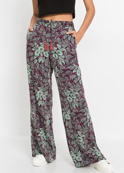 Spodnie z szerokimi nogawkami ze sklepu bonprix w kategorii Spodnie damskie - zdjęcie 166559913