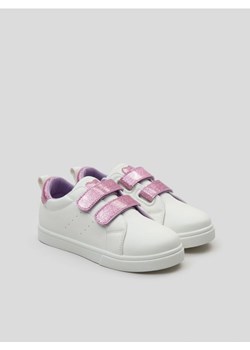 Sinsay - Sneakersy na rzepy - biały ze sklepu Sinsay w kategorii Trampki dziecięce - zdjęcie 166589933