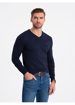 Elegancki sweter męski z dekoltem w serek - granatowy V22 OM-SWBS-0107 ze sklepu ombre w kategorii Swetry męskie - zdjęcie 166594561