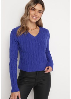 Niebieski Sweter w Warkoczykowy Splot z Trójkątnym Dekoltem Goldria ze sklepu Born2be Odzież w kategorii Swetry damskie - zdjęcie 166625723