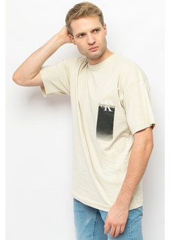 t-shirt męski calvin klein jeans j30j321722 beżowy ze sklepu Royal Shop w kategorii T-shirty męskie - zdjęcie 166645790