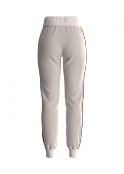 Damskie spodnie dresowe Guess Britney Jogger - kremowe ze sklepu Sportstylestory.com w kategorii Spodnie damskie - zdjęcie 166647750