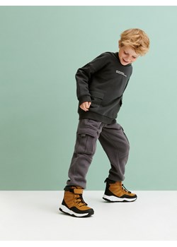 Reserved - Dzianinowe spodnie cargo - ciemnoszary ze sklepu Reserved w kategorii Spodnie chłopięce - zdjęcie 166660334