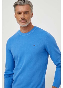 Tommy Hilfiger sweter bawełniany kolor niebieski lekki ze sklepu ANSWEAR.com w kategorii Swetry męskie - zdjęcie 166672313