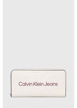 Calvin Klein Jeans portfel damski kolor biały ze sklepu ANSWEAR.com w kategorii Portfele damskie - zdjęcie 166763122