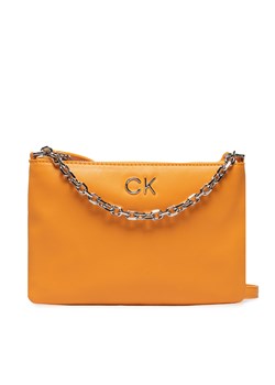 Torebka Calvin Klein Jeans Re Lock Ew Crossbody W Chain K60K609115 Pomarańczowy ze sklepu eobuwie.pl w kategorii Listonoszki - zdjęcie 166772561