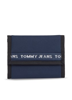 Portfel męski Tommy Jeans Tjm Essential Nylon Trifold AM0AM11720 Granatowy ze sklepu eobuwie.pl w kategorii Portfele męskie - zdjęcie 166815653