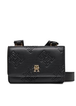 Torebka Tommy Hilfiger Th Refined Crossover Mono AW0AW15727 Black BDS ze sklepu eobuwie.pl w kategorii Listonoszki - zdjęcie 166871052