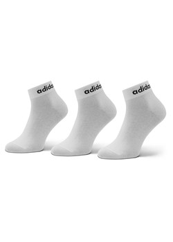 Skarpety Niskie Unisex adidas Think Linear Ankle Socks 3 Pairs HT3451 Biały ze sklepu eobuwie.pl w kategorii Skarpetki męskie - zdjęcie 166877444
