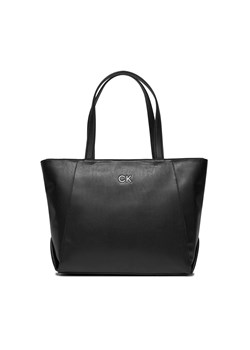 Torebka Calvin Klein Re-Lock Seasonal Shopper Lg K60K611334 Czarny ze sklepu eobuwie.pl w kategorii Torby Shopper bag - zdjęcie 166879701