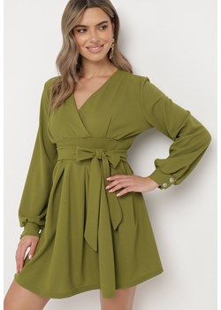 Zielona Rozkloszowana Sukienka Mini z Kopertowym Dekoltem Violitta ze sklepu Born2be Odzież w kategorii Sukienki - zdjęcie 166927703