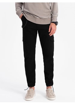 Spodnie męskie z kieszeniami cargo i ściągaczem na dole nogawki - czarne V5 OM-PACG-0189 ze sklepu ombre w kategorii Spodnie męskie - zdjęcie 166936161